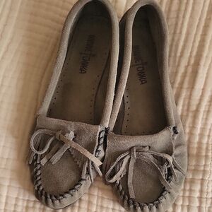 Minnetonka Women's Grey Suede Moccasins